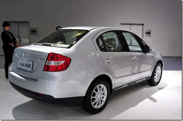 suzuki sx4 2011 rear