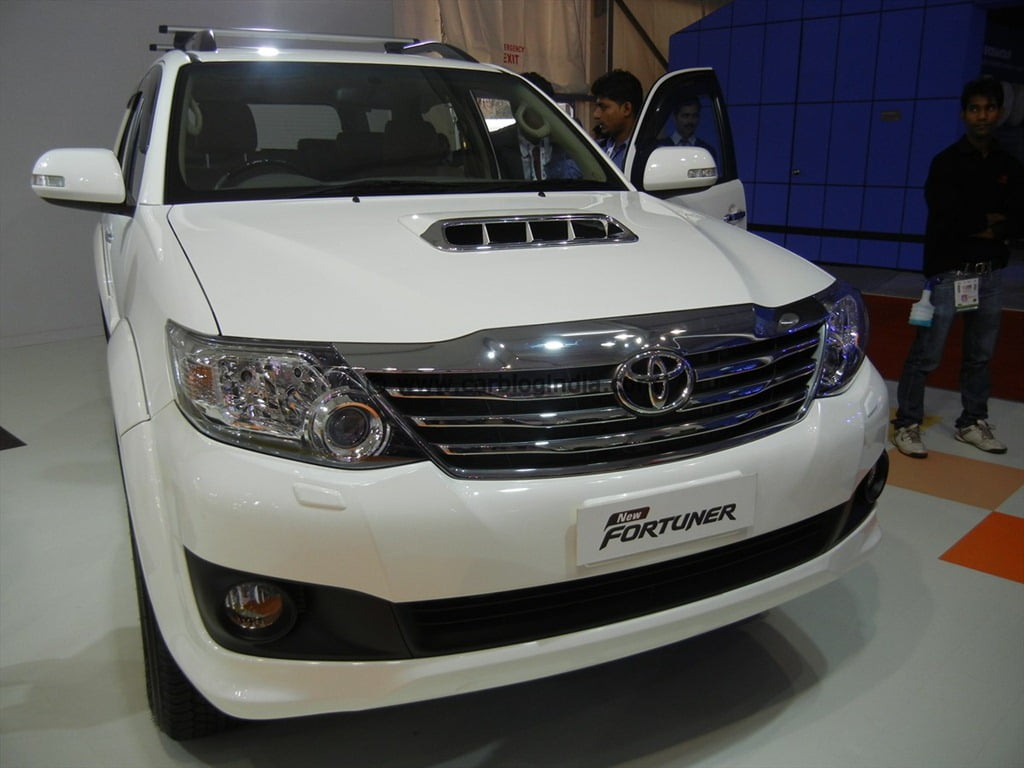 Toyota fortuner new model 2012