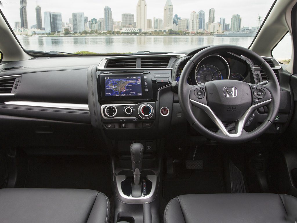 newhondajazzindiainteriordashboard CarBlogIndia