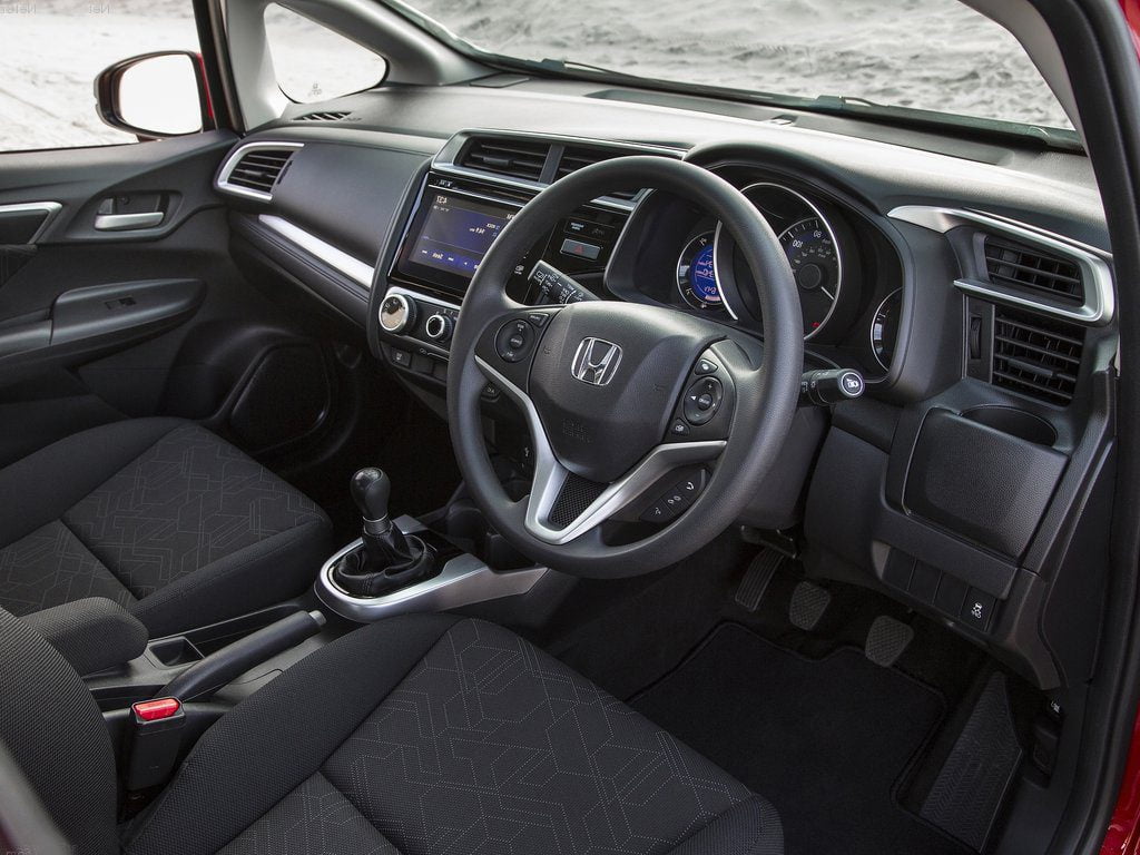 newhondajazzindiainteriordashboard2 CarBlogIndia