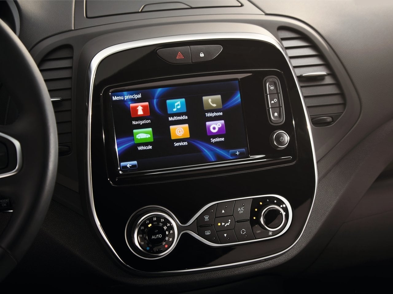 New Renault Duster 2017 Images Interior Touchscreen CarBlogIndia