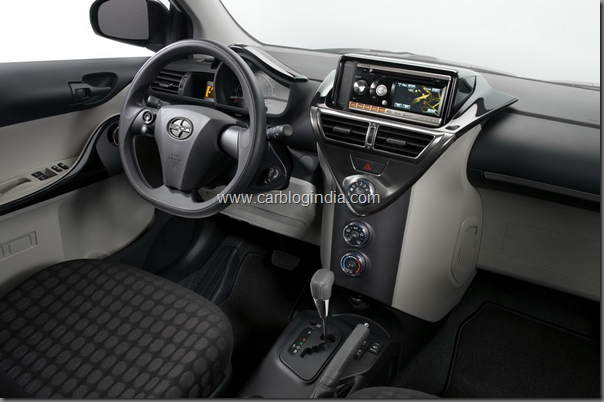 toyota-scion-iq-2011-interiors
