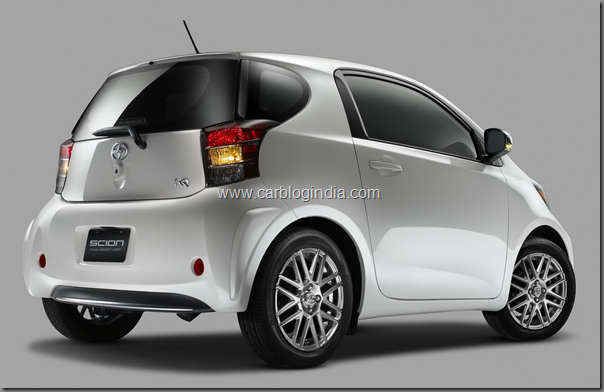 toyota-scion-iq-2011-side-and-rear