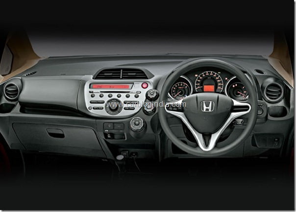 Honda Jazz 2011 (3)