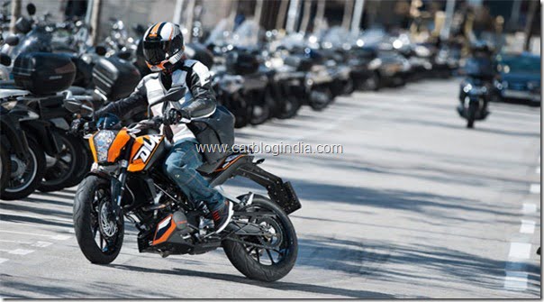 TVS Apache RTR 200 4V vs KTM Duke 200 vs Bajaj Pulsar 200 NS FI - KTM 200 Duke Stunts