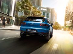 2015 Porsche Macan Rear Right Quarter1