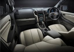 Chevrolet-Trailblazer_2013_1024x768_wallpaper_03.jpg