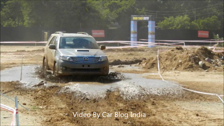 Toyota Fortuner Off Roading (1)