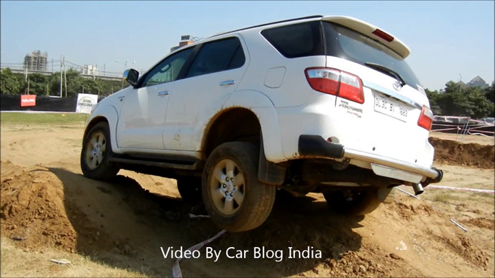 Toyota Fortuner Off Roading (8)