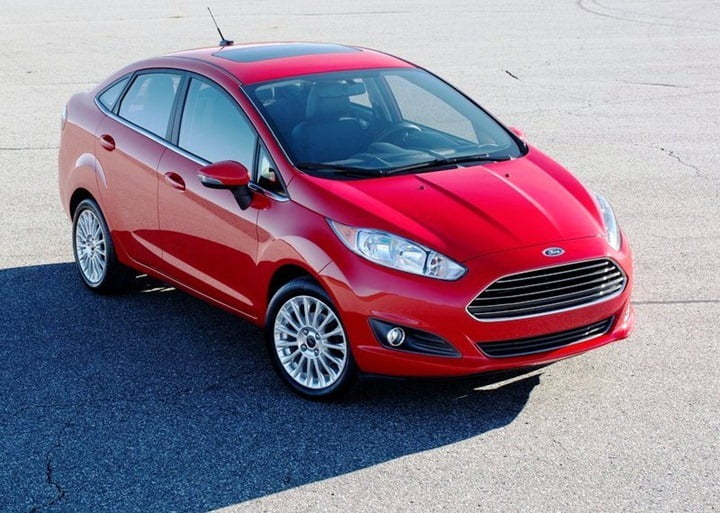 2013 Ford Fiesta Sedan (2)