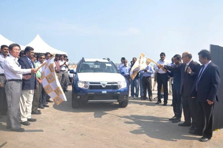 Renault Duster Export Started From India (1)