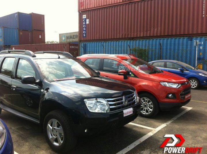 Ford-EcoSport-and-renault-duster-spied-front
