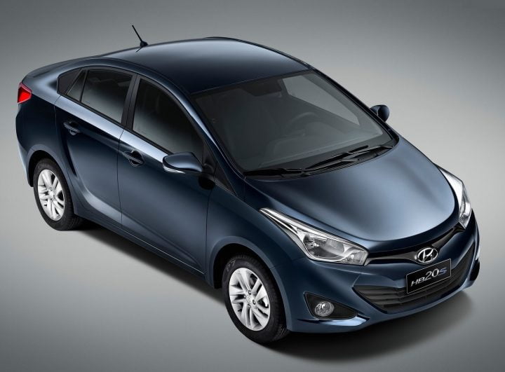 2013-Hyundai-HB20S-2