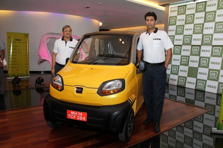 Mr. R C Maheswari, President and Mr. Rajiv Bajaj MD, with the revolutionary 4 wheeler