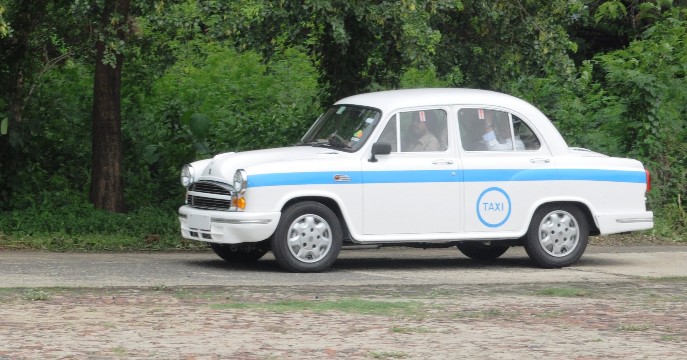 New Bs iv 15 Litre Hm Ambassador Car Blog India New Bs iv 15 Litre Hm Ambassador