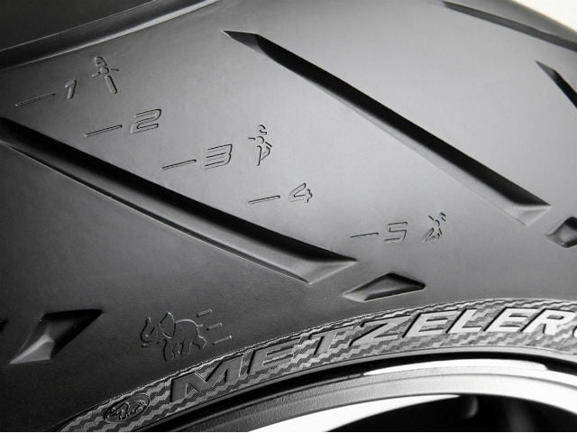 2013 KTM 390 Duke Metzeler Sportec  M5 Tyre