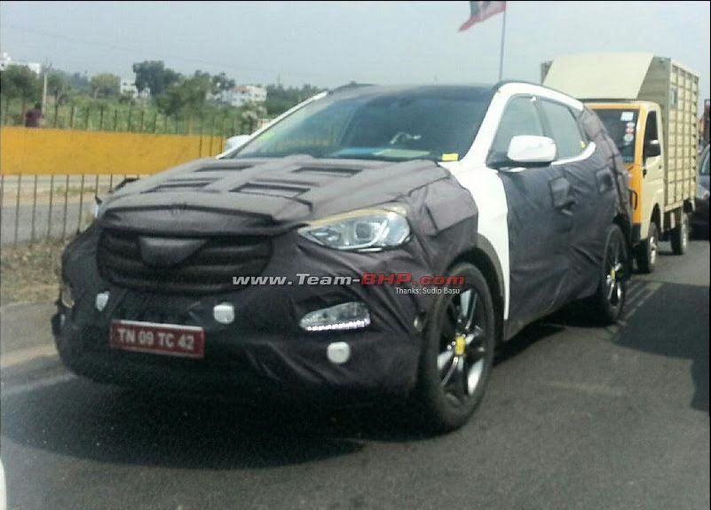 Hyundai Santa Fe Spy Shot Front Quarter