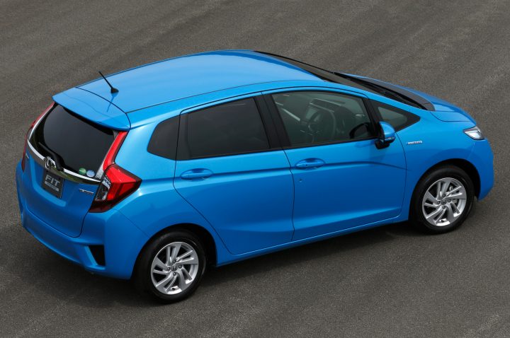 2014-Honda-Fit-Hybrid-rear-three-quarters-view-blue