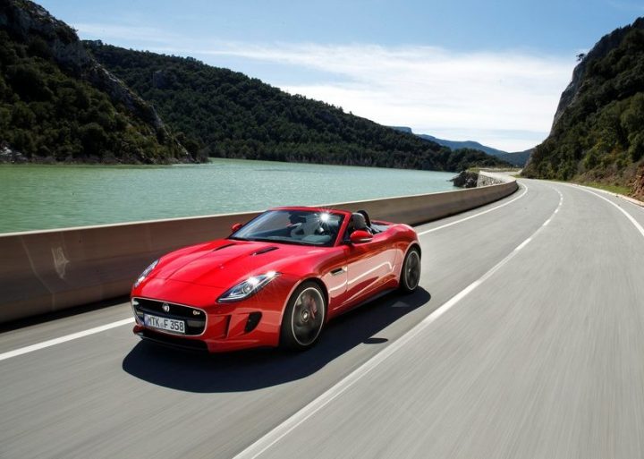 Jaguar-F-Type_V8_S_2014_800x600_wallpaper_1b