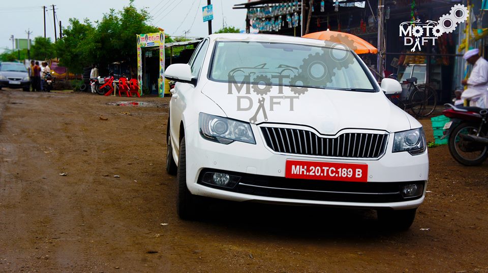 2014 Skoda SUperb Spy Shot Front