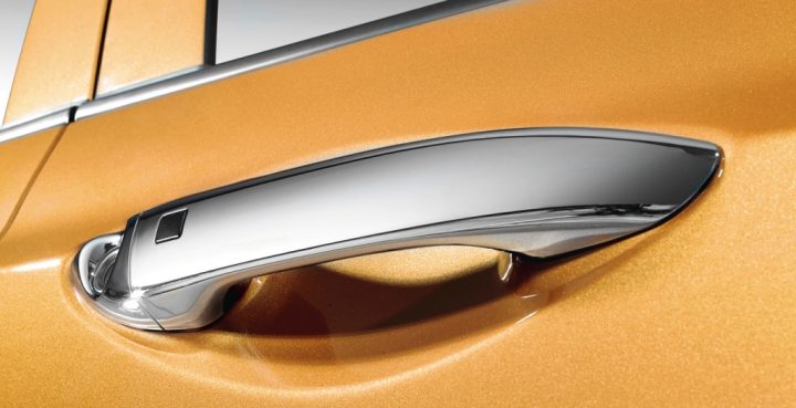 Grand i10_Chrome Door Handle