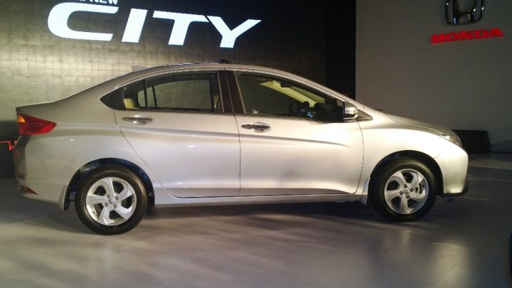 2014 Honda City Right Side Profile