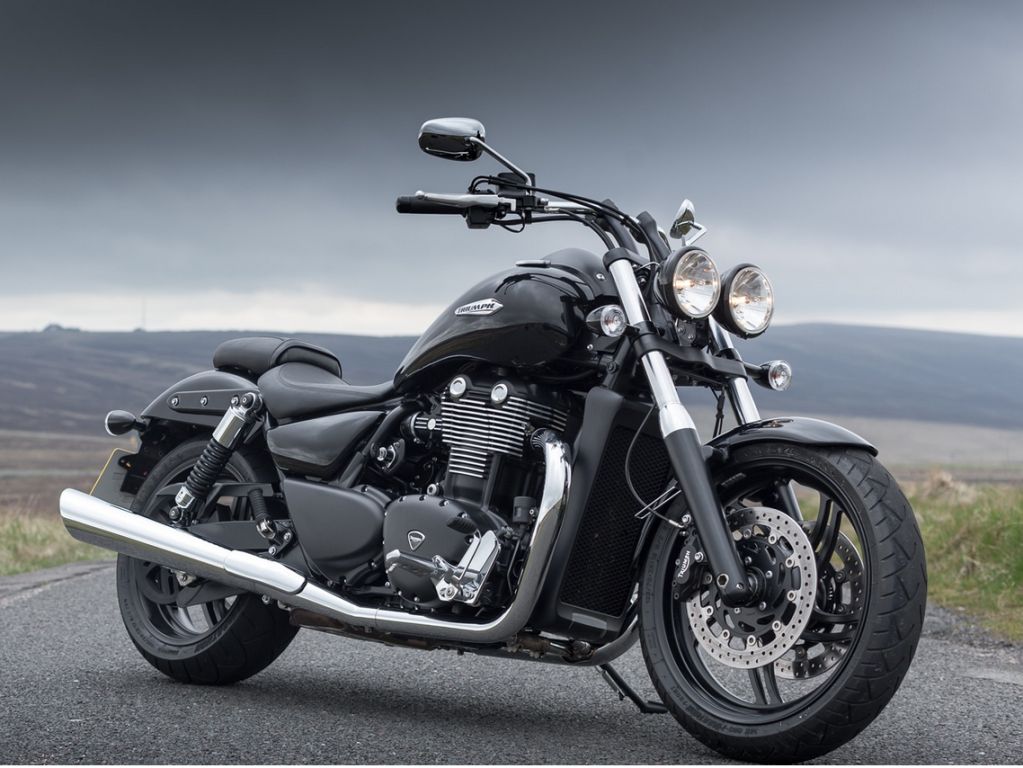 Triumph Thunderbird Storm