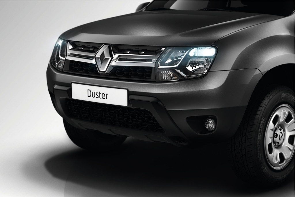 2014RenaultDusterFaceliftgrille CarBlogIndia
