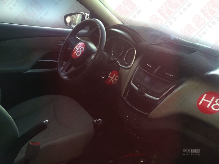 Chevrolet Sail Facelift Spy Shot Interior Front Cabin