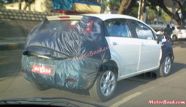 2015 Fiat Avventura Spy Shot Rear Right Quarter