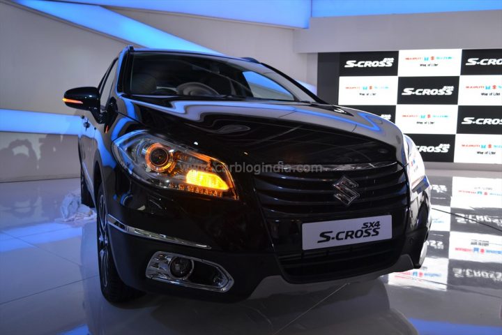 2014 Maruti Suzuki SX4 S-Cross Front Right Quarter