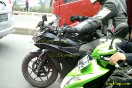 Yamaha YZF R25 Spy Shot Front Fairing Left Side