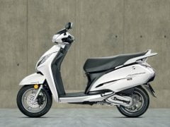 Honda Activa 125 Pearl Sunbeam White Paint Option