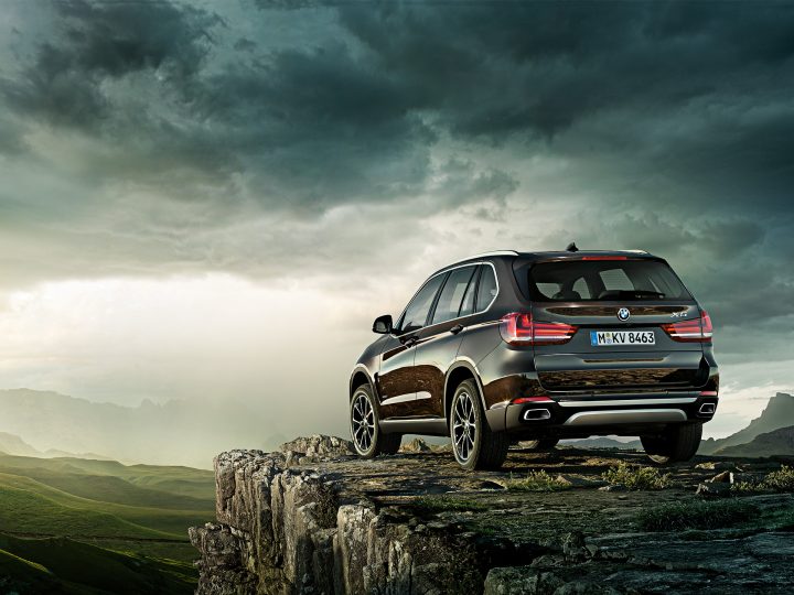 BMW-X5_wallpaper_1600x1200-01