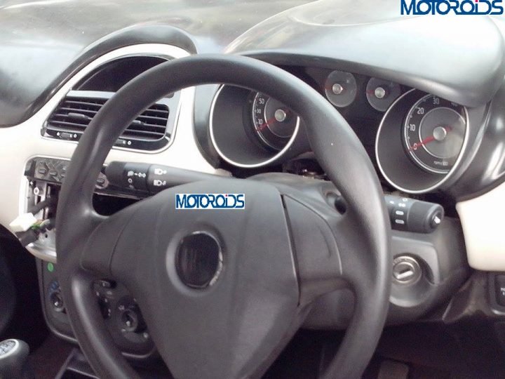 2014-Fiat-Linea-base-variant-spied-interior