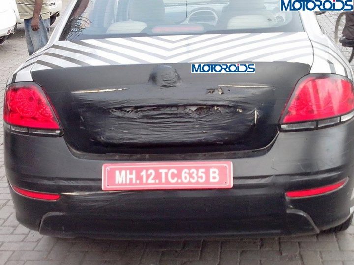 2014-Fiat-Linea-base-variant-spied-rear