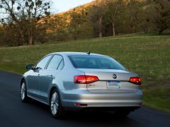 Volkswagen-Jetta_2015_India_rear