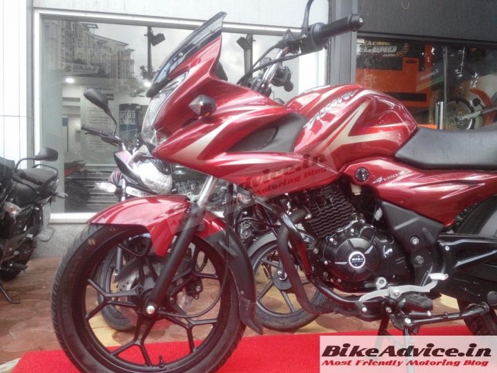 bajaj discover 100cc side panel price