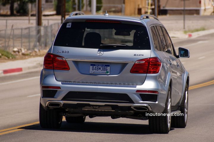 Spied-Mercedes-GL-Facelift-05