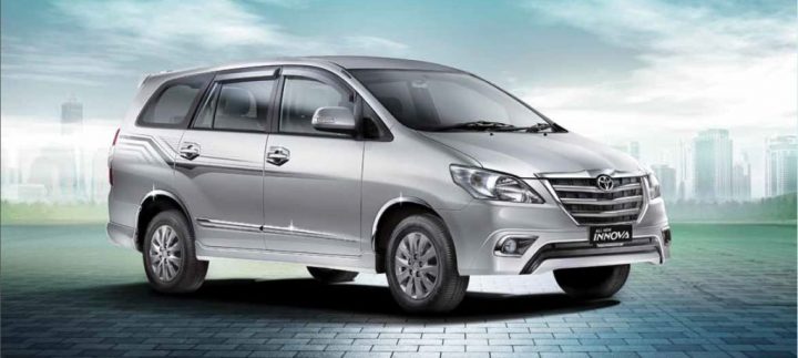 Toyota Innova Front Right Quarter E