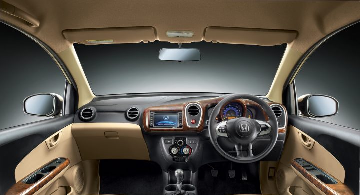 Honda Mobilio V (O) Interior Dashboard