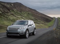 2015 Land Rover Discovery Sport Front Left Quarter Dynamic1