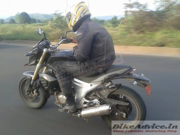 Mahindra-Mojo-Spy-Pics-Black-India-1-600x450