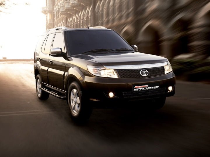 Tata Safari Front Right Quarter