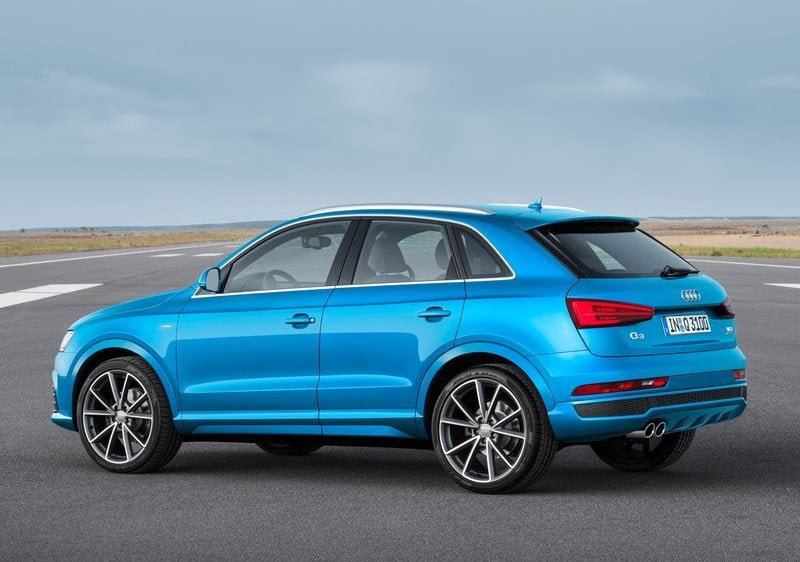 Audi-Q3_2015_800x600_wallpaper_0a