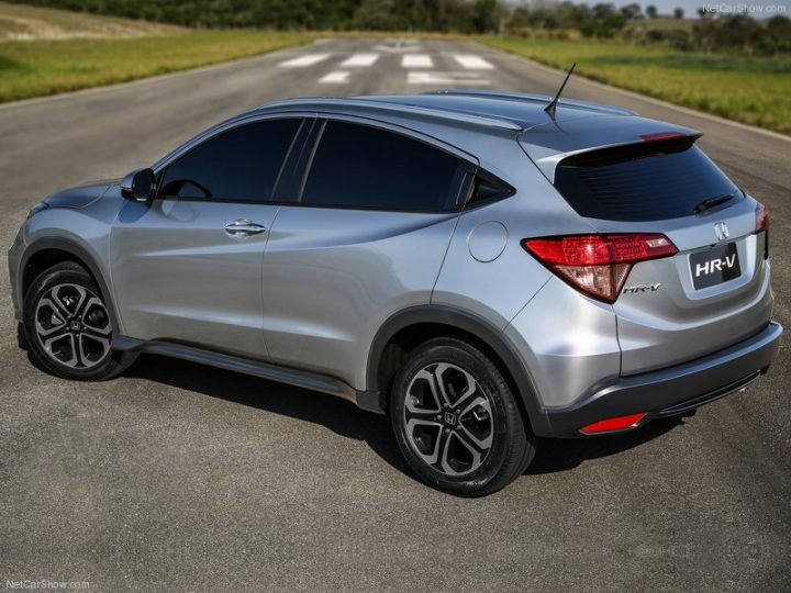 Honda-HR-V_2015_800x600_wallpaper_08