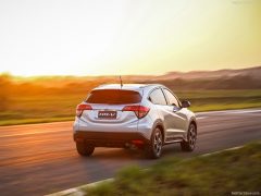 Honda-HR-V_2015_800x600_wallpaper_09