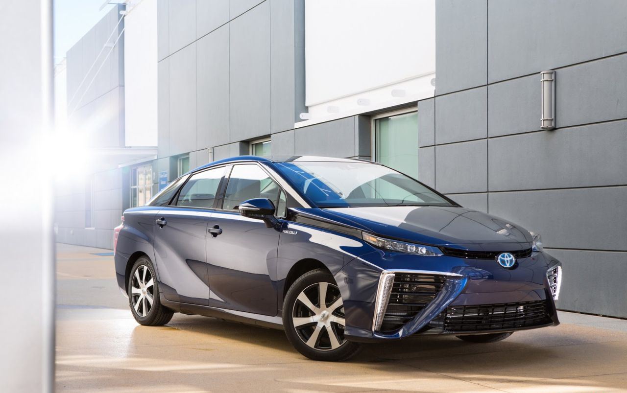 New toyota mirai fuel cell car 3