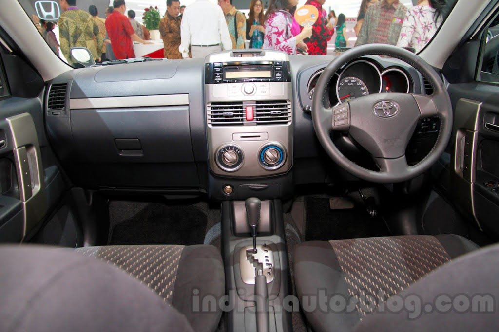 toyota rush sportivo interior dashboard CarBlogIndia