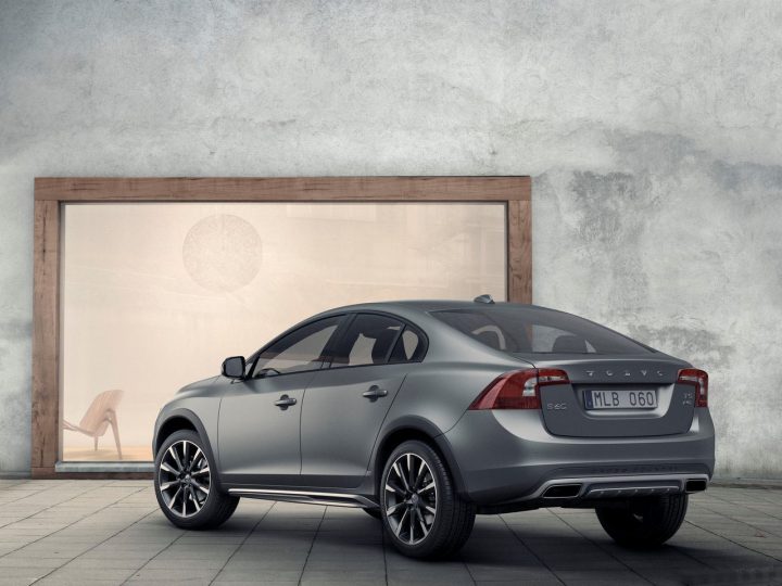 new car launches india 2016 2016-volvo-s60-cross-country-images-rear-quarter
